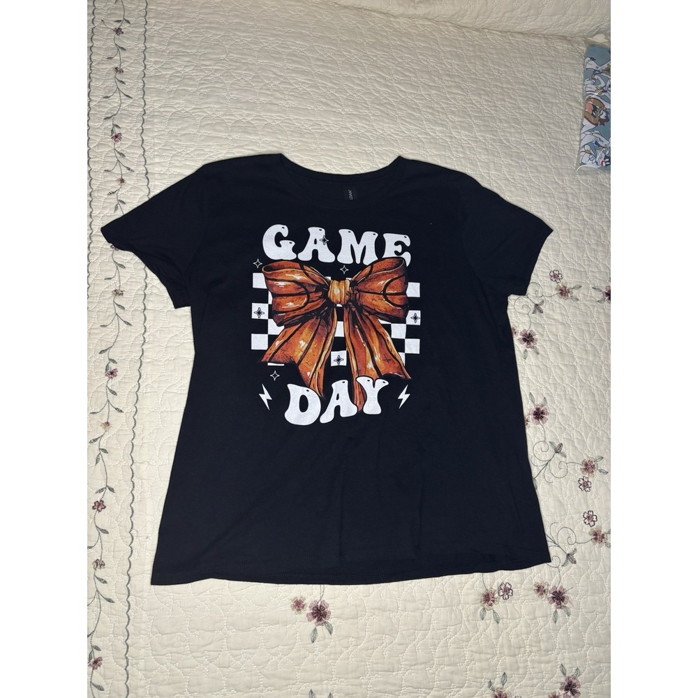 Gildan T-Shirt Women Large Black Excellent Game Day Basketball Bow Graphic Tee